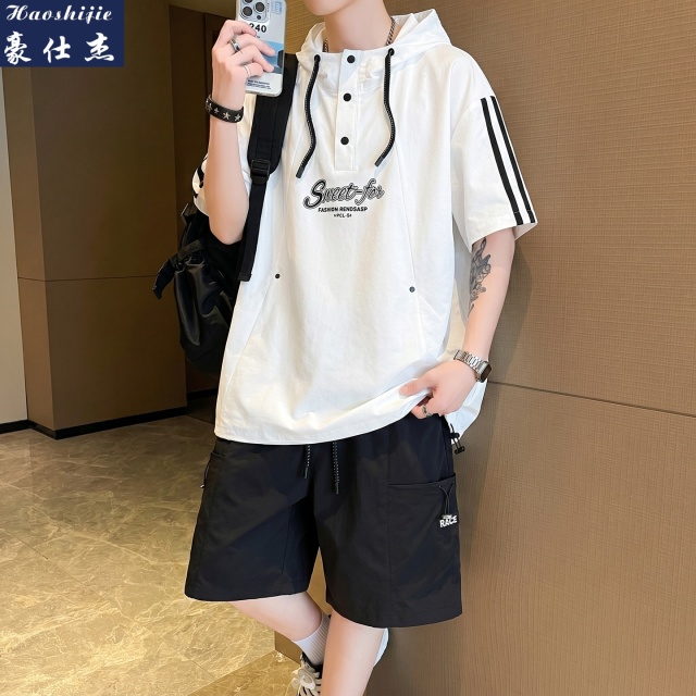 13672467.《休闲时尚》夏季青少年短袖T恤套装男宽松休闲短裤两件套