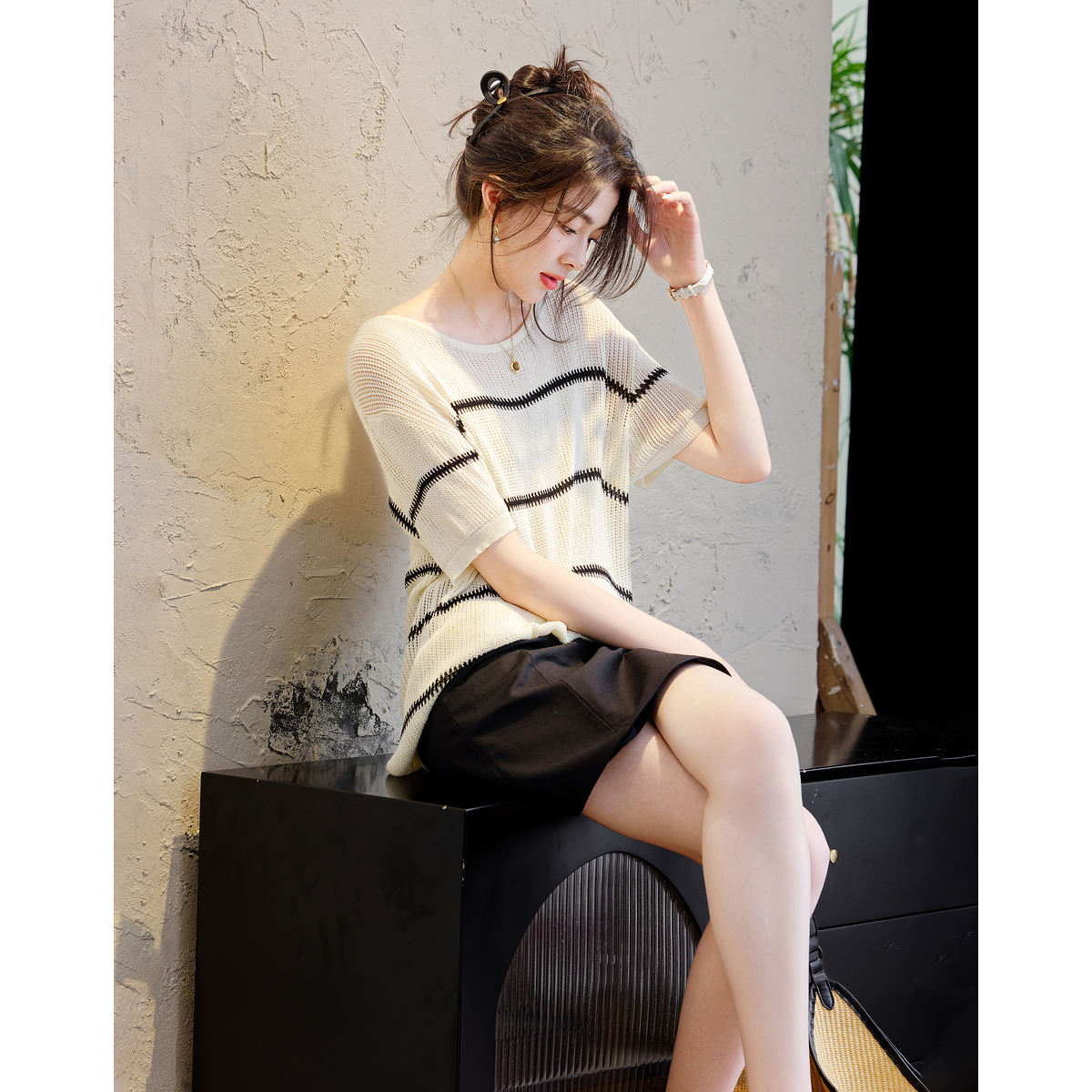 13671154.【条纹自由派】夏季简约风撞色条纹短袖线衫舒弹藏肉针织衫女上衣