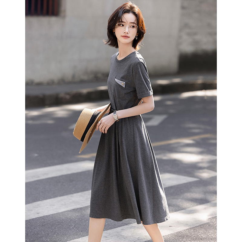 13242427.【沁爽索罗娜】夏季简约圆领条纹拼接口袋收腰显瘦连衣裙女高级感
