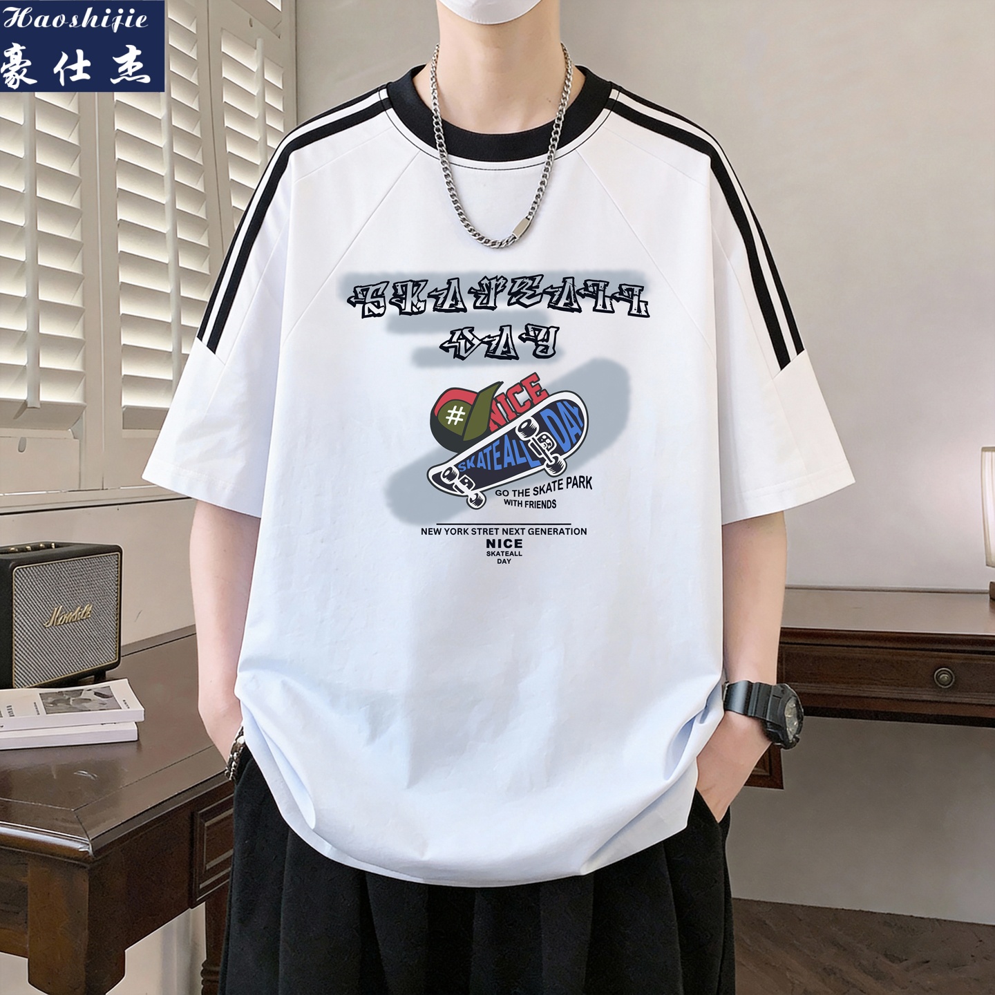 13678561.《休闲时尚》夏季新款休闲舒适三条杠纯棉半袖拼接青少年t恤