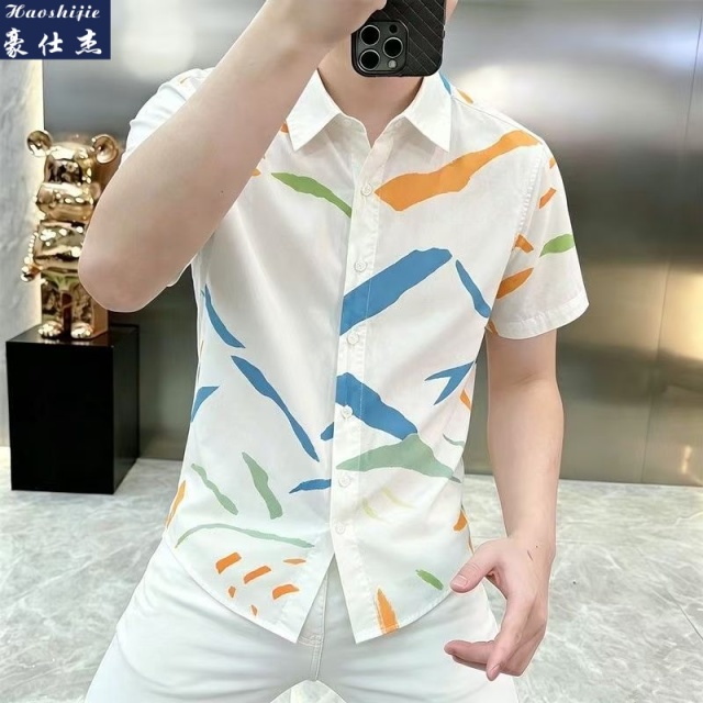 13678570.《休闲潮流》春夏季新款男士翻领衬衫简约休闲潮流百搭短袖衬衫