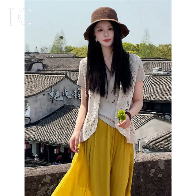 13682529.春日绝美清冷松弛感马甲