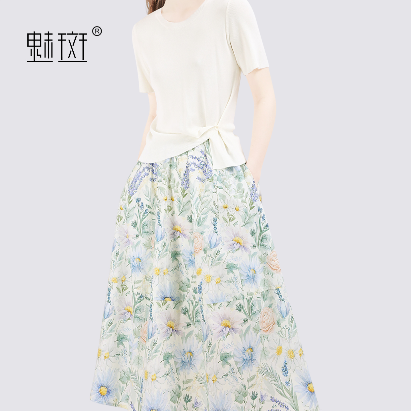 13684229.魅斑系扣短袖针织衫半身裙两件套花卉印花裙套装