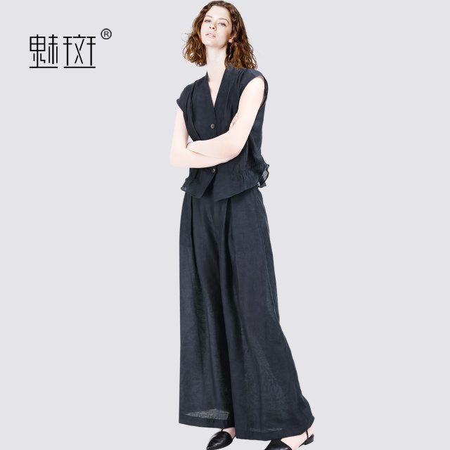 13684217.魅斑V领下摆收褶阔腿裤两件套套装