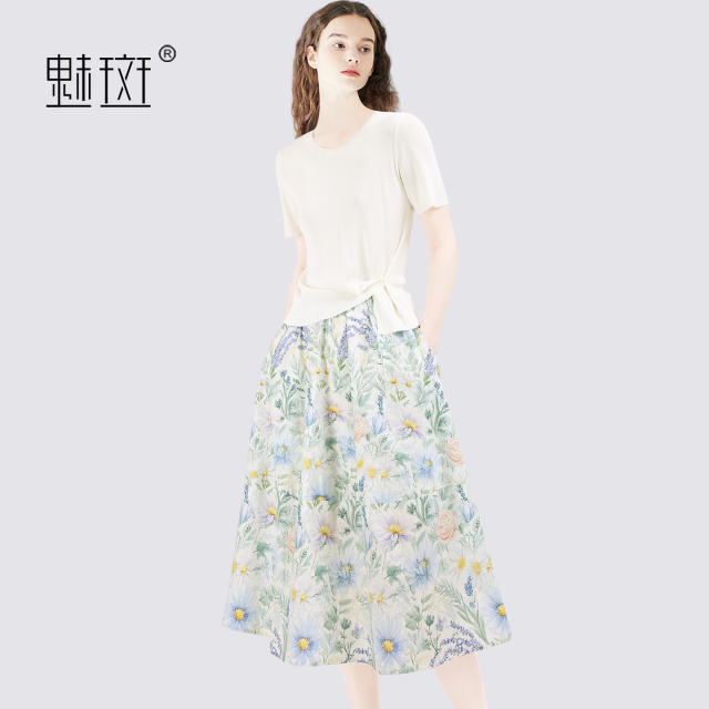 13684229.魅斑系扣短袖针织衫半身裙两件套花卉印花裙套装