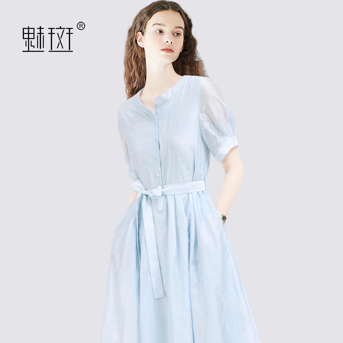 13684194.魅斑刺绣泡泡袖圆领短袖连衣裙蝴蝶结绑带裙子