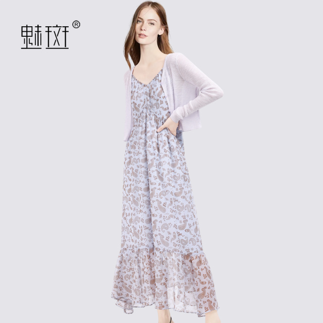 13684195.魅斑碎花吊带裙开衫两件套装