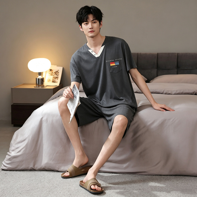 13686083.品彩【凉感爽滑莫代尔】时髦帅气男士家居服短袖短裤套装7489