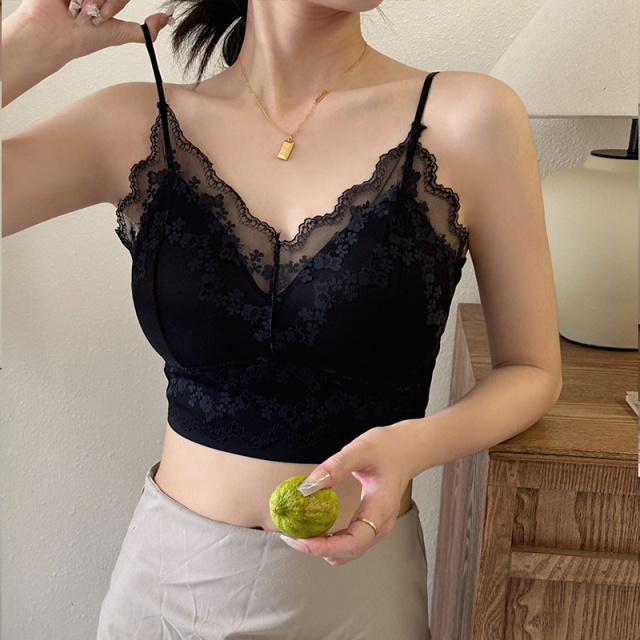 13686108.品彩百搭显瘦侧收聚拢性感蕾丝小吊带