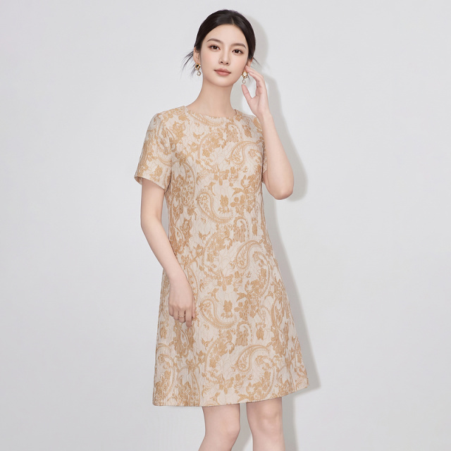 13693029.【刺绣提花】秋季小香风肌理圆领短袖A字宽松小个子气质女连衣裙
