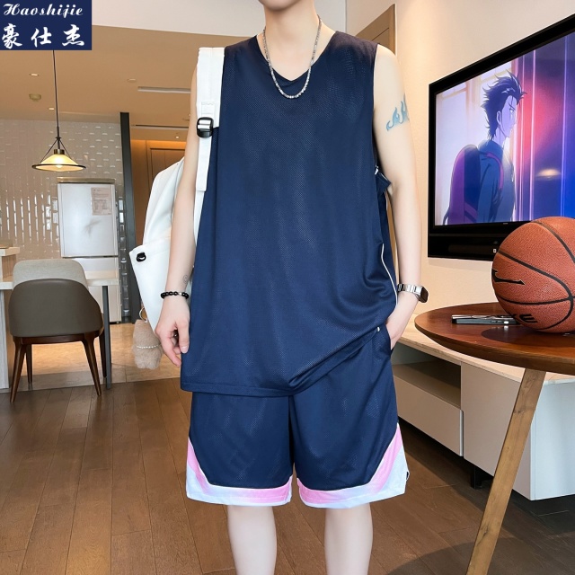 13696185.《轻薄透气》夏季新款双面篮球服两件套休闲潮流背心短裤套装