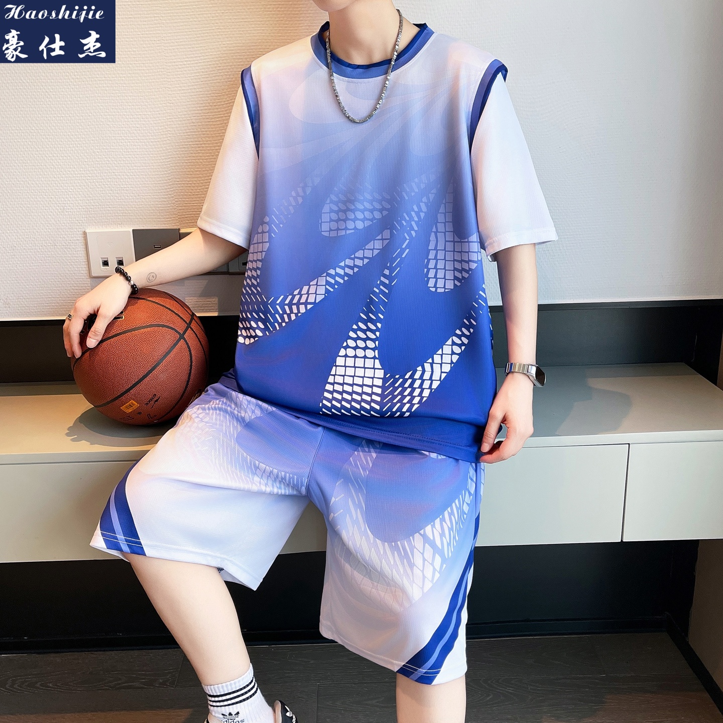 13694186.《舒适透气》夏季新款篮球服休闲运动假两件短袖短裤套装