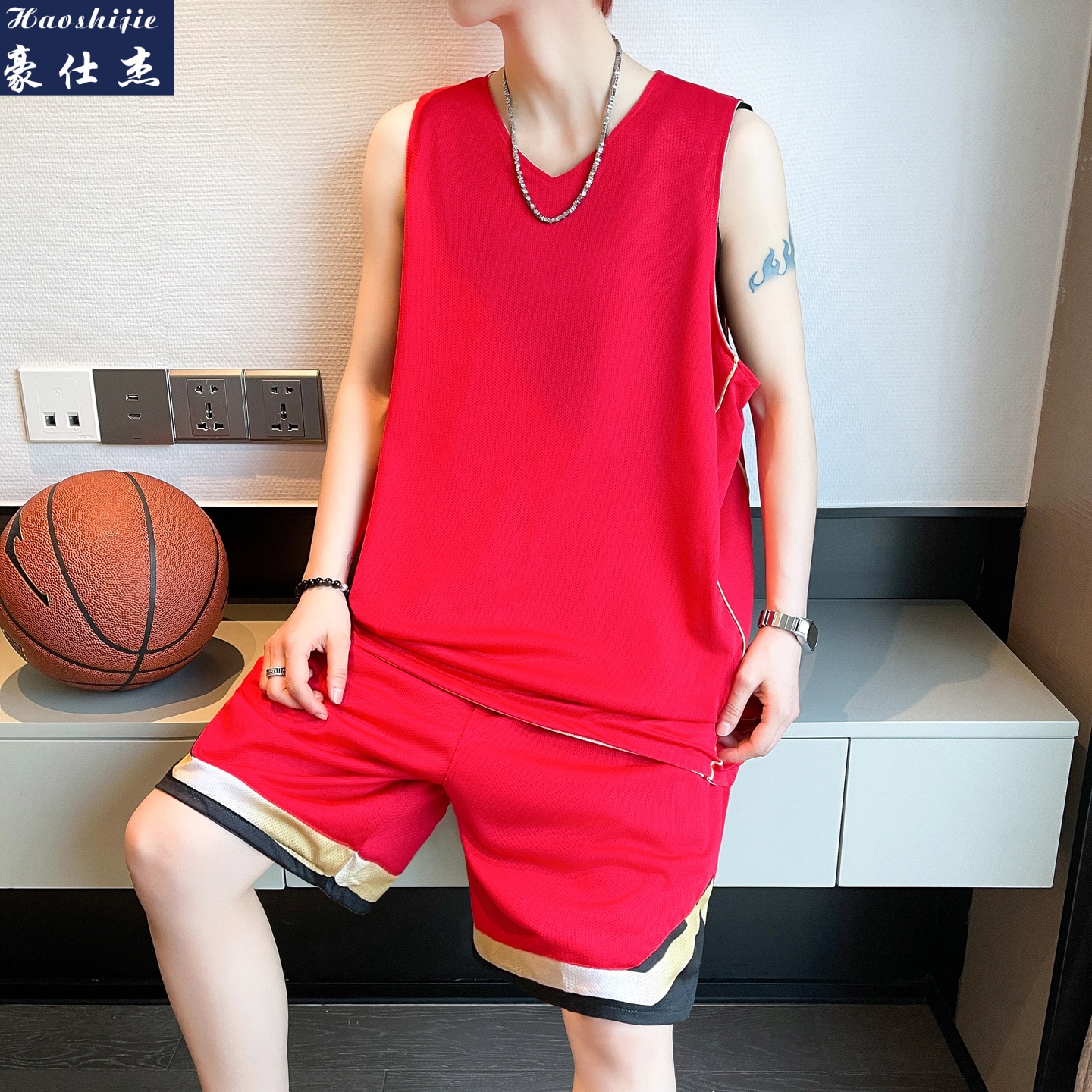 13696185.《轻薄透气》夏季新款双面篮球服两件套休闲潮流背心短裤套装