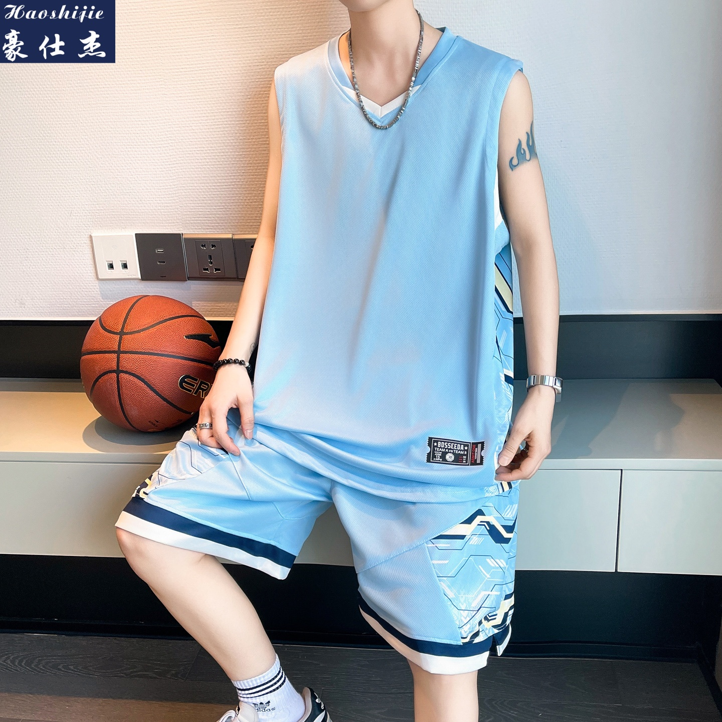 13696187.《休闲潮流》夏季新款篮球服两件套休闲运动背心短裤套装