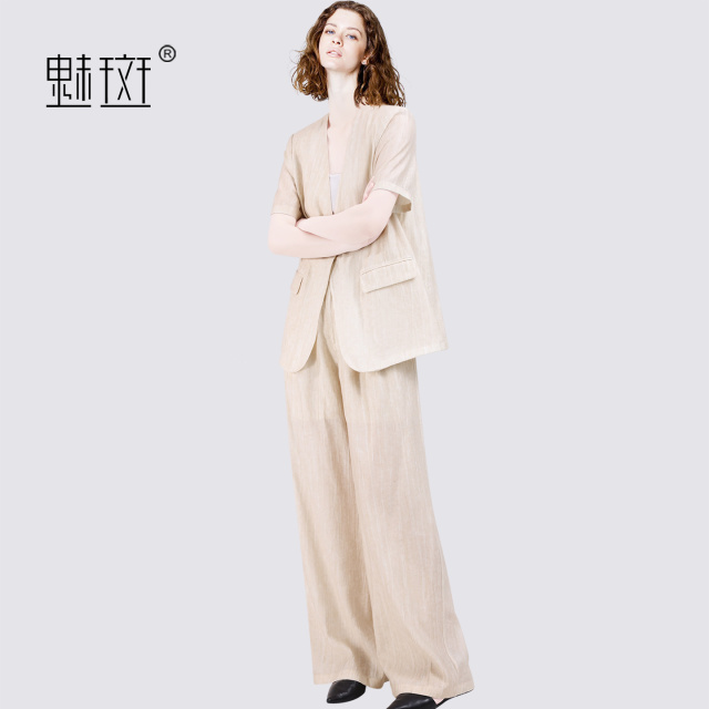 13697187.魅斑杏色V领外套阔腿裤两件套套装