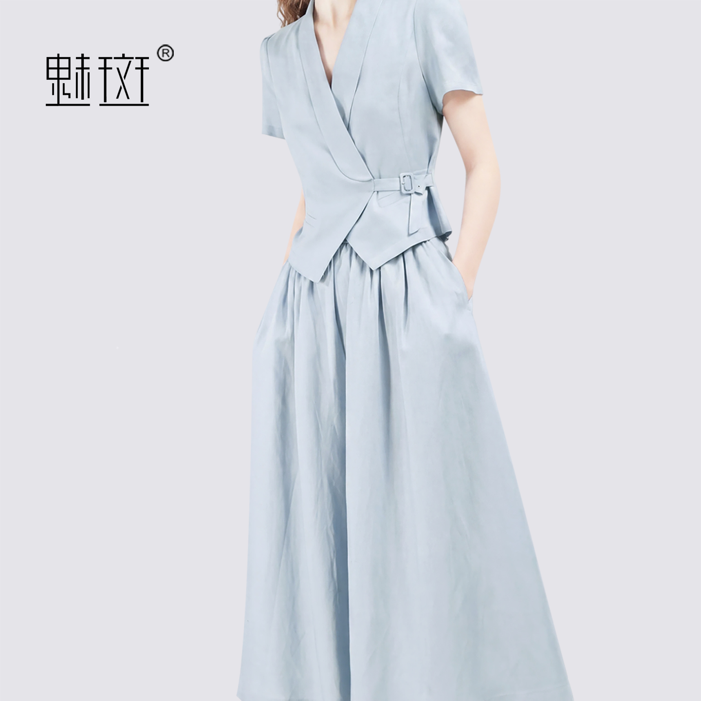 13697203.魅斑蕾丝上衣半身裙两件套蓝色套装