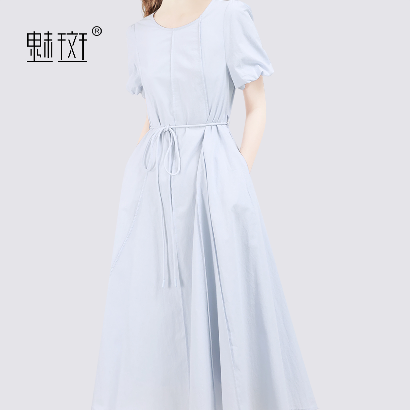 13697165.魅斑短袖修身连衣裙中长裙