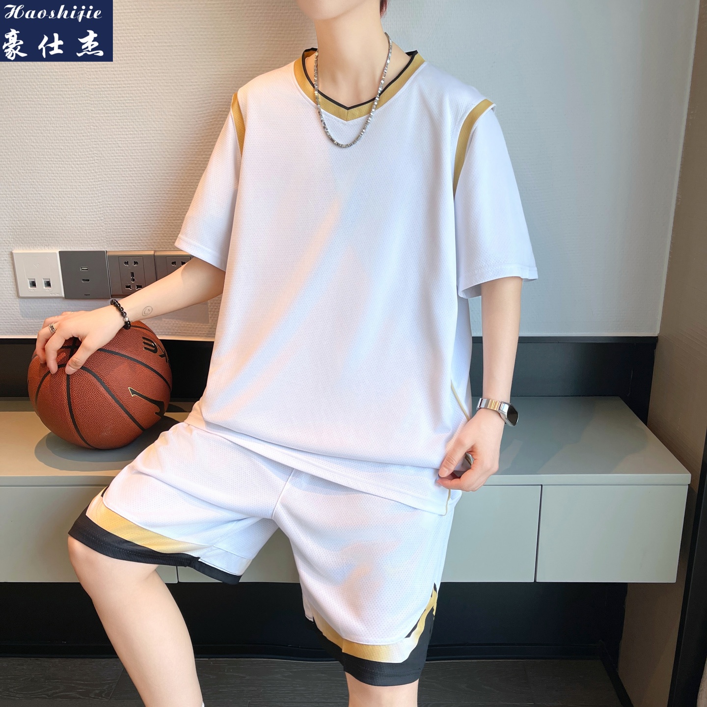 13698045.《冰爽透气》夏季新款篮球服休闲舒适运动假两件短袖短裤套装