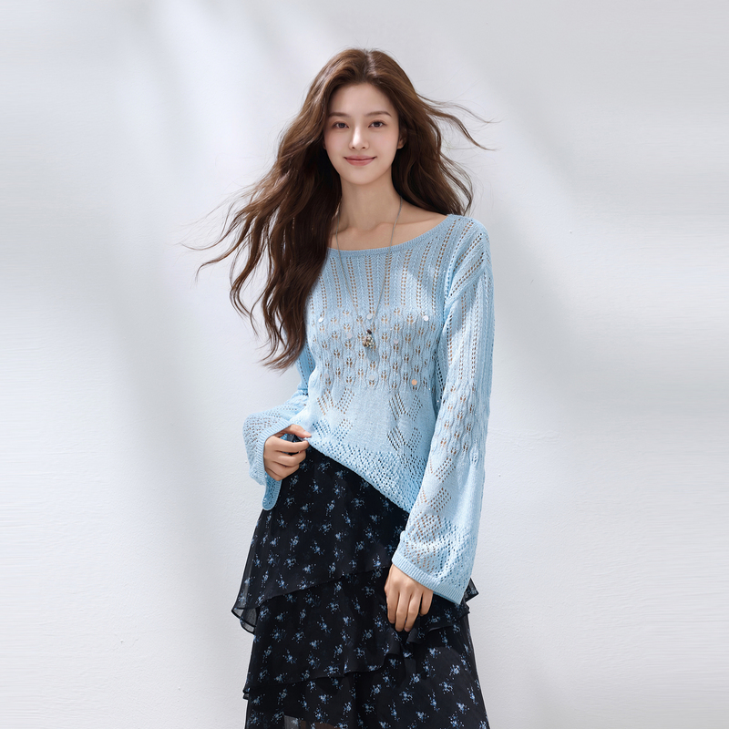 13699631.三彩若潮大码女装2026秋季新款镂空喇叭袖宽松毛针织衫通勤微胖MM