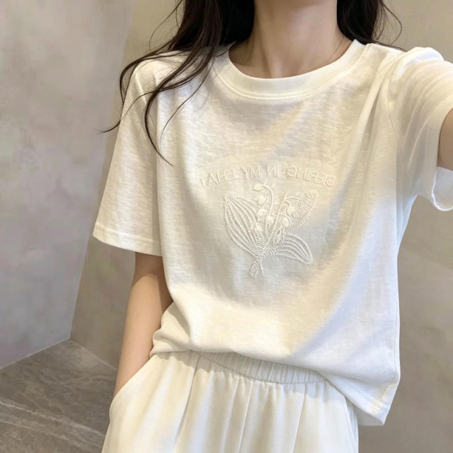 13703455.白色刺绣短袖T恤女夏季新款宽松薄款上衣简约百搭休闲大码上衣潮