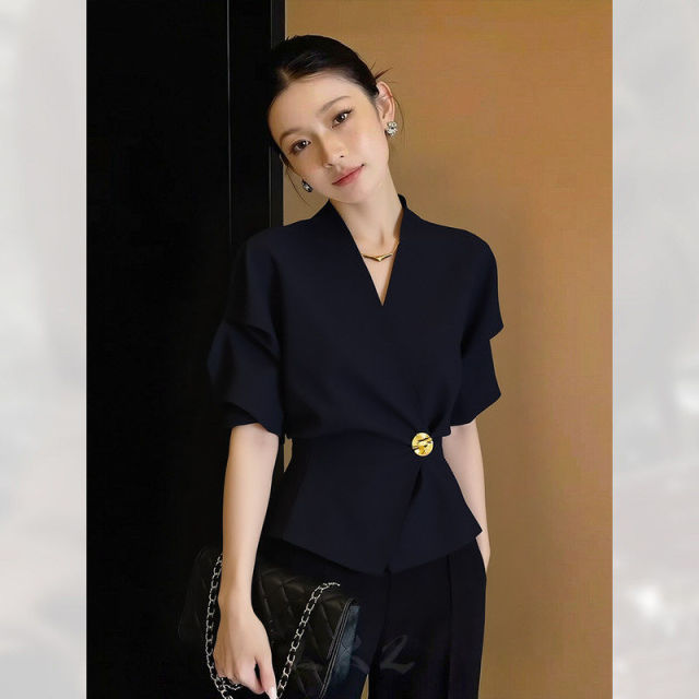 13703454.黑色轻奢复古衬衫女装夏季2026年新款洋气减龄小衫气质高级感衬衣