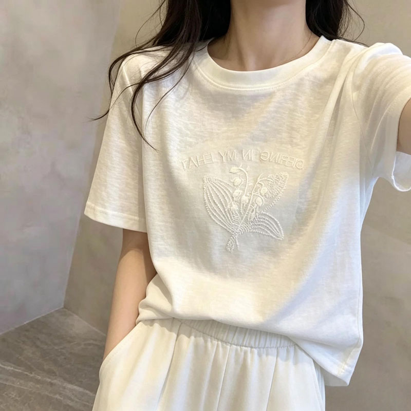 13703455.白色刺绣短袖T恤女夏季新款宽松薄款上衣简约百搭休闲大码上衣潮