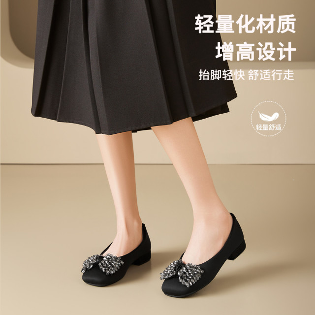 13716070.热风HOTWIND水钻蝴蝶结浅口玛丽珍鞋粗跟方头轻便通勤鞋