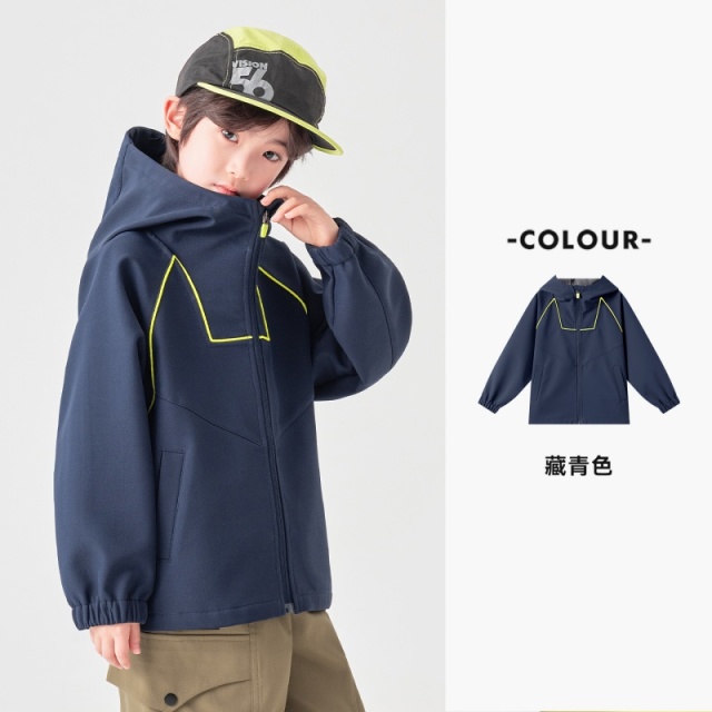 13721129.【日常刚需】男童软壳服春秋款简约挺括夹条上衣儿童百搭薄绒外套