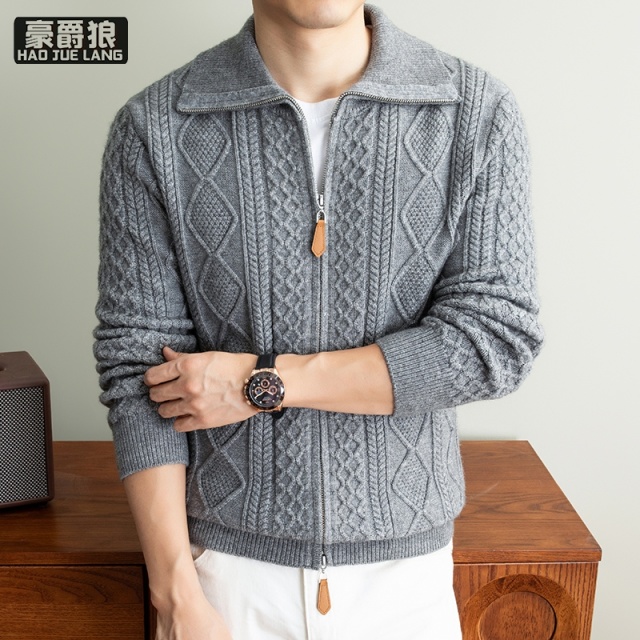 13722799.秋冬新款男士麻花编织毛衣长袖内搭针织衫米杏色拉链款上衣外套