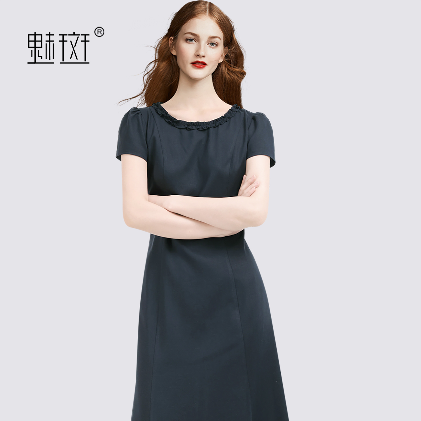 13721505.魅斑木耳边圆领掐腰绝美连衣裙天丝裙子