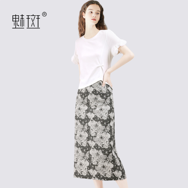 13721513.魅斑圆领立体花朵短袖印花半身裙套装女