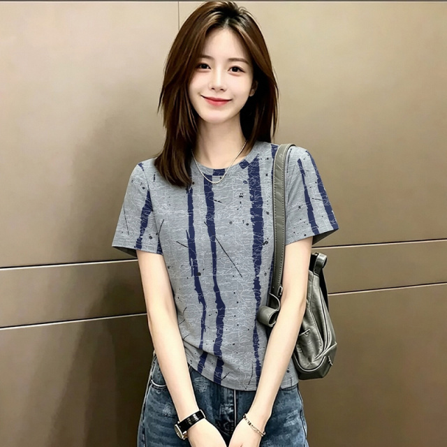 13727874.衣仕梵夏季新款女式复古风冰感修身短袖T恤【衣仕梵一口价39.9】
