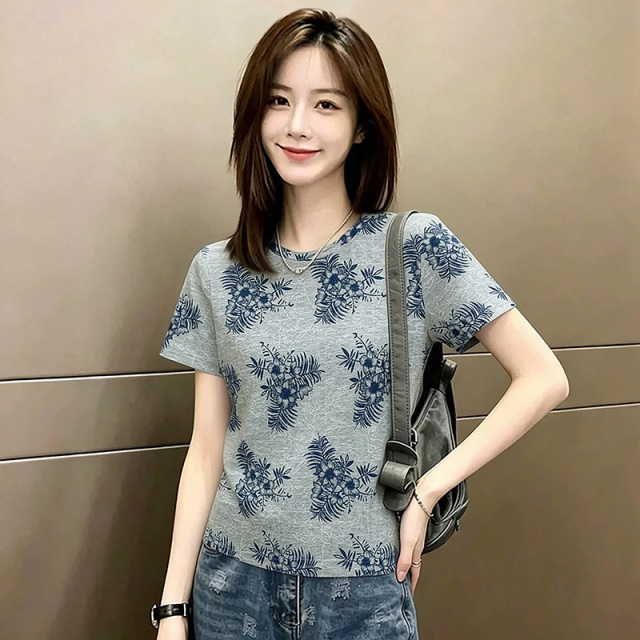 13727880.衣仕梵夏季新款女式复古风冰感百搭短袖T恤【衣仕梵一口价39.9】