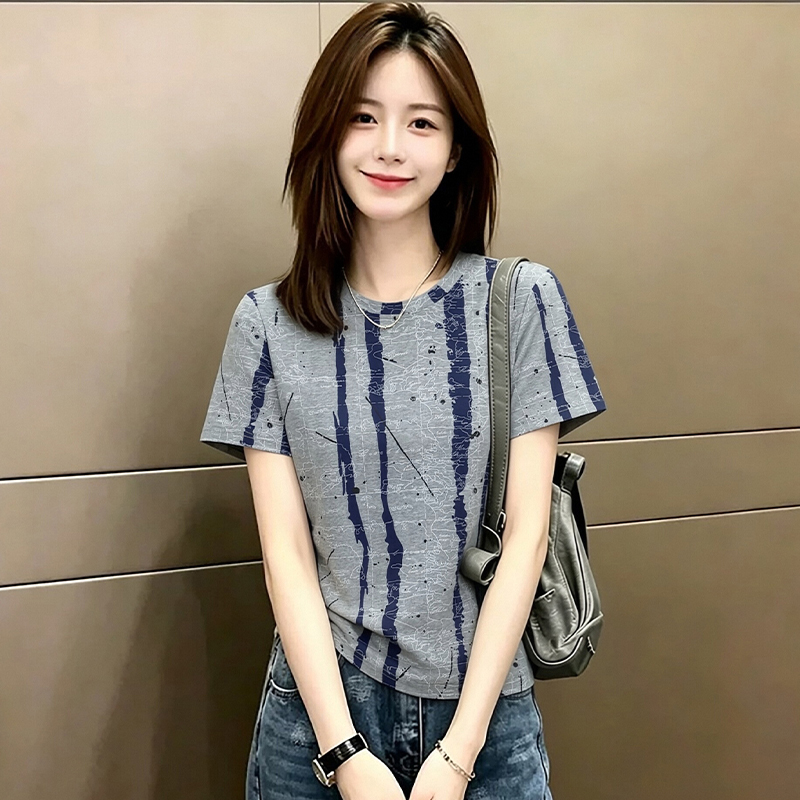13727873.淘贝鼠夏季新款女款复古风冰感修身短袖T恤【淘贝鼠一口价39.9】