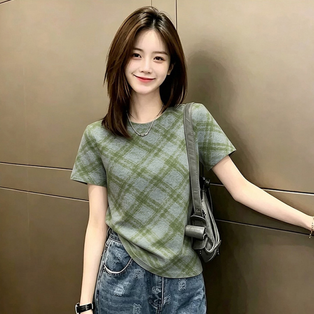 13727879.衣仕梵夏季新款女式冰感时髦百搭短袖T恤【衣仕梵一口价39.9】