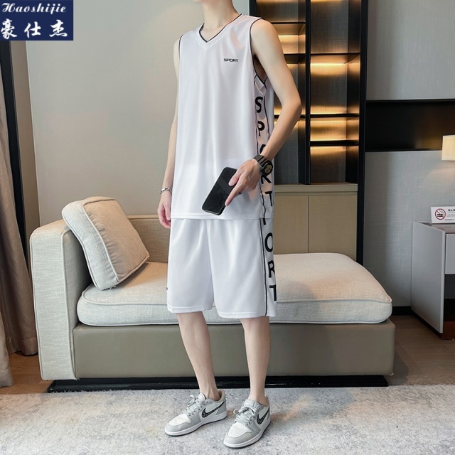 13736899.《休闲简约》夏季新款休闲运动套装男跑步速干比赛队服