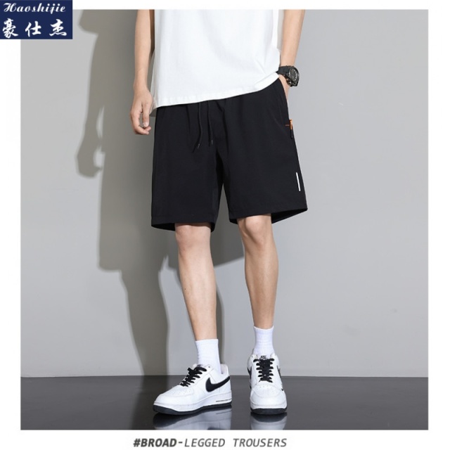 13736892.《简约百搭》夏季新款百搭潮流简约舒适透气冰丝休闲短裤