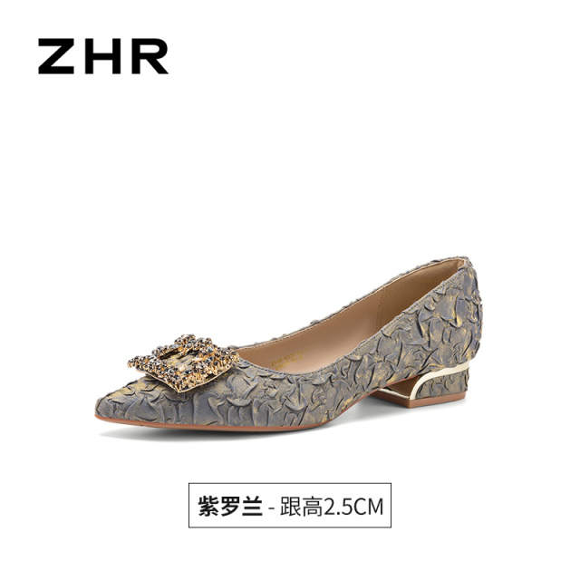 13748931.【ZHR则则】粗跟浅口尖头套脚水钻女鞋[织物]