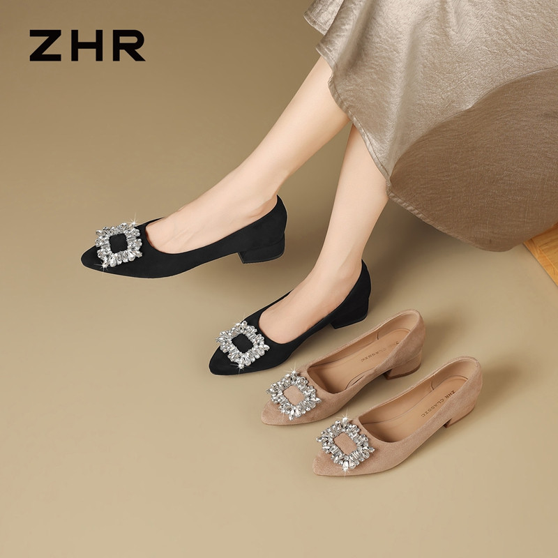 13748908.【ZHR则则】粗跟浅口尖头套脚水钻女鞋[绒布]