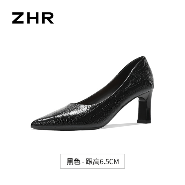 13748891.【ZHR则则】粗跟浅口尖头套脚褶皮女鞋[PU]