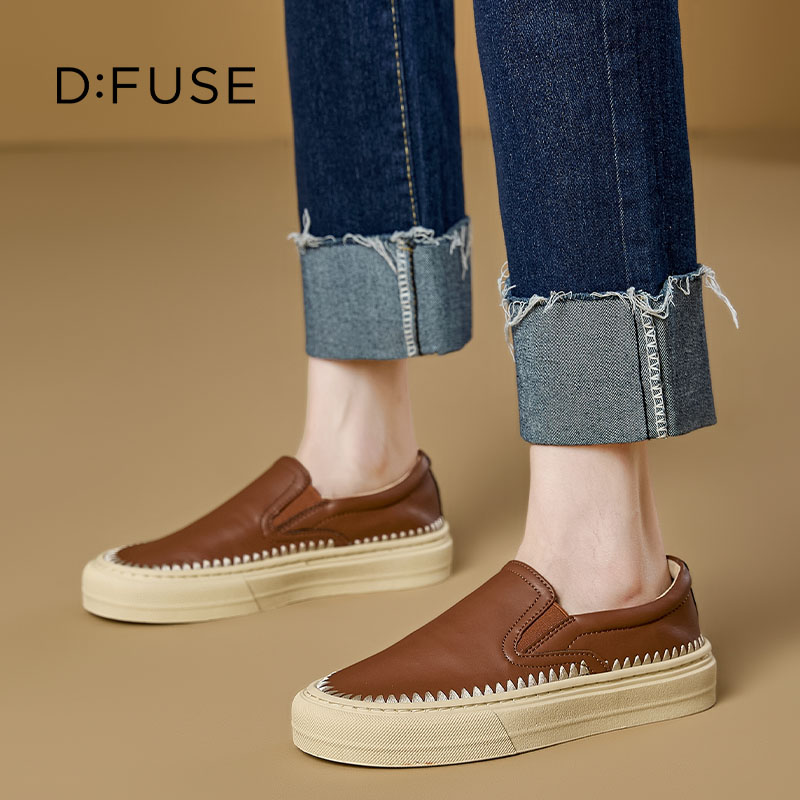13756752.墨斯本D:Fuse/迪芙斯一脚蹬板鞋新款潮流时尚百搭舒适轻便透气休闲女鞋星期六集团DFE111278J