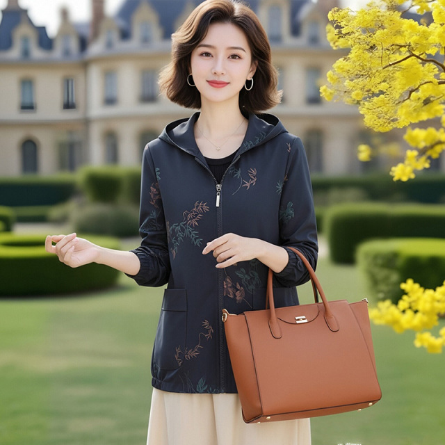 13756467.时尚妈妈连帽外套春秋新款防风夹克开衫JXM82433