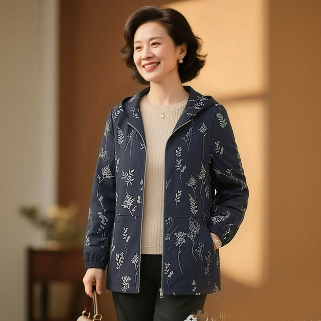 13756454.妈妈装连帽休闲印花时尚风衣外套JIXW405
