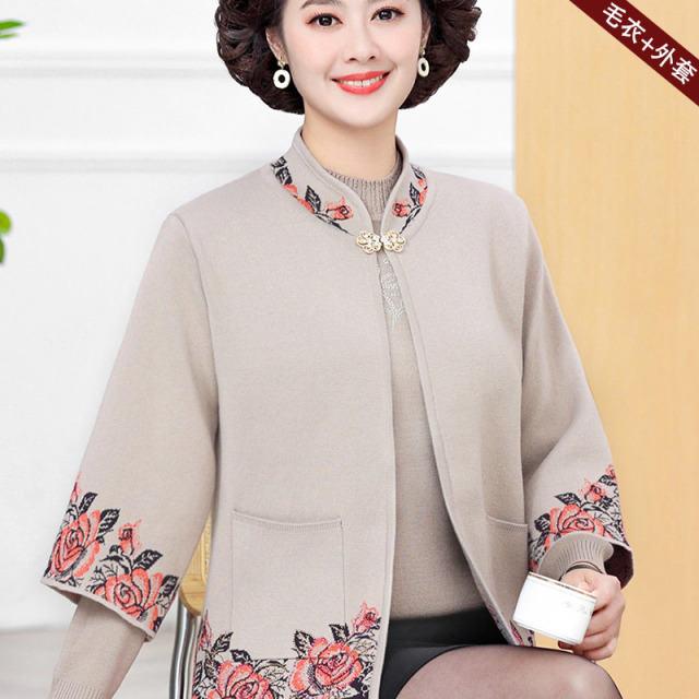 13756463.妈妈装冬季半高领针织毛衣+提花外套洋气两件套装8824