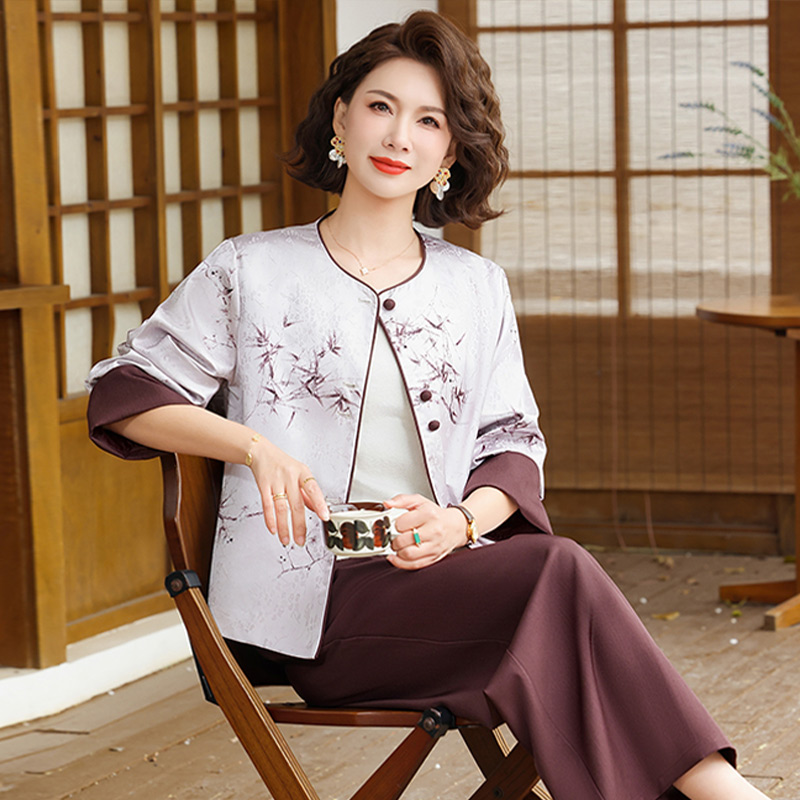 13773618.新中式妈妈外套端庄大气中老年套装女春秋套装JXX822
