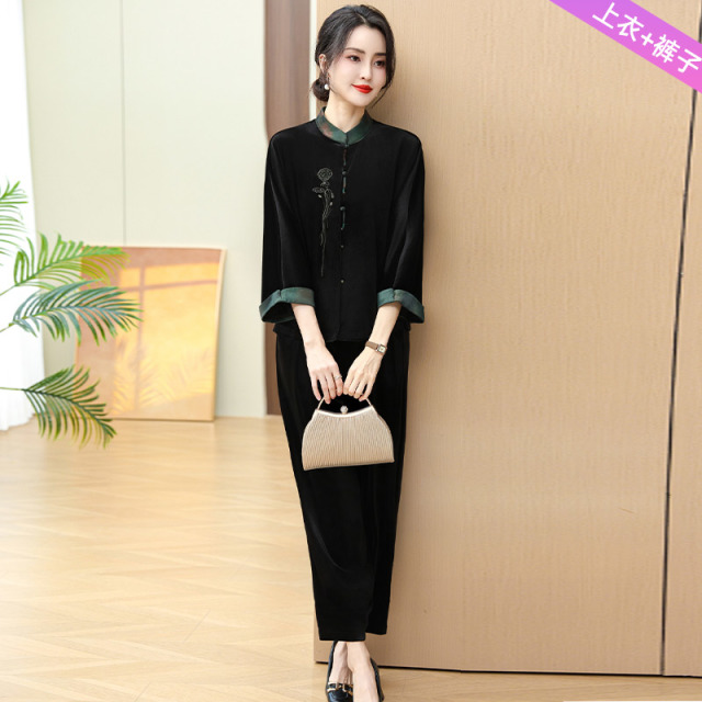 13773504.妈妈春季绣花洋气上衣+松紧腰休闲裤金丝绒两件套装