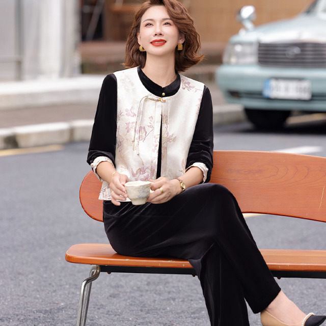13773633.妈妈装新中式国风马甲+丝绒T恤+裤子时尚三件女式套装JKXD66273