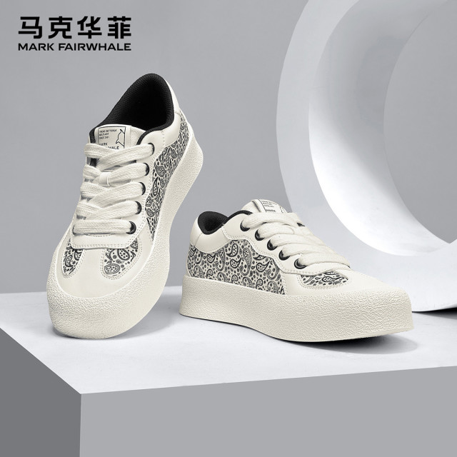 13774554.轻便男鞋夏季新品薄款透气运动板鞋男户外男休闲鞋厚底复古鞋子男