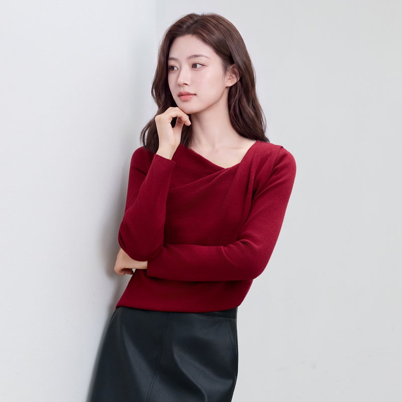 13456772.三彩若潮大码女装2026春季新款斜领针织衫毛衫极简浪漫红长袖胖MM