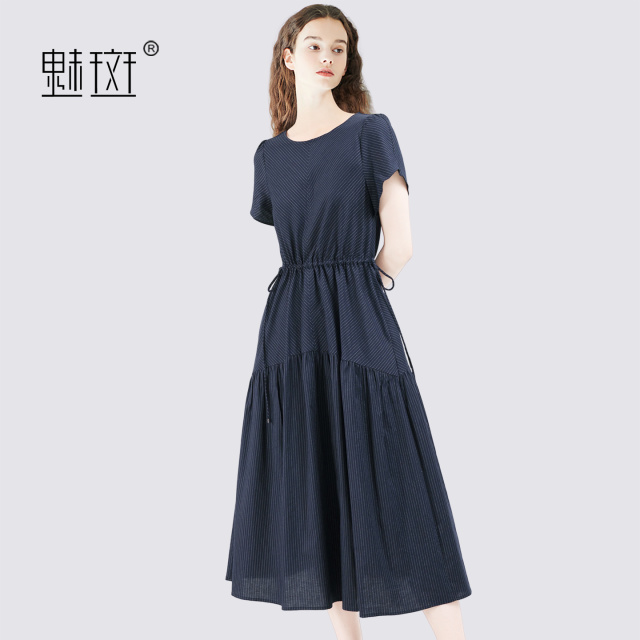 13776699.魅斑抽绳收腰连衣裙A字裙